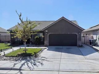 1062 S De Sante Avenue, Fresno, CA 93727