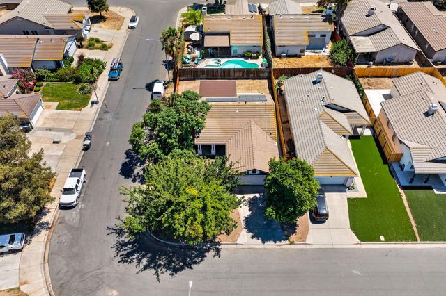 5529 W Norwich Ave, Fresno, CA 93722