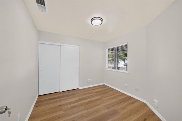 5529 W Norwich Ave, Fresno, CA 93722