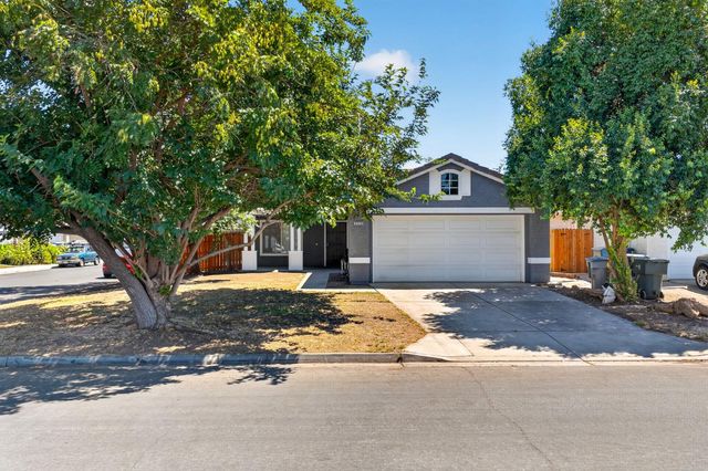 5529 W Norwich Ave, Fresno, CA 93722