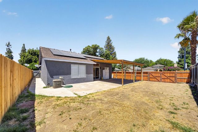 5529 W Norwich Ave, Fresno, CA 93722