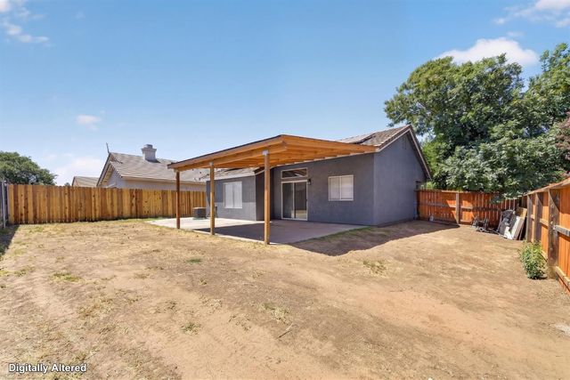 5529 W Norwich Ave, Fresno, CA 93722
