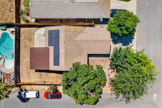 5529 W Norwich Ave, Fresno, CA 93722