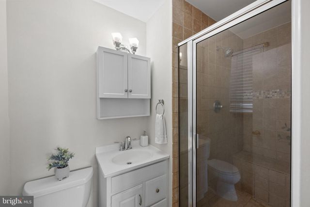 8404 FARRELL DR, Chevy Chase, MD 20815
