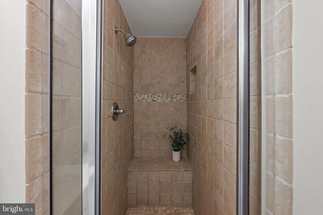 8404 FARRELL DR, Chevy Chase, MD 20815