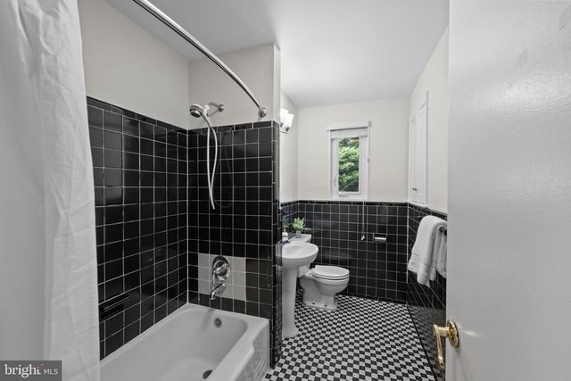 8404 FARRELL DR, Chevy Chase, MD 20815
