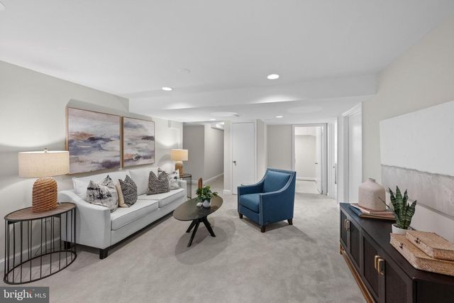 8404 FARRELL DR, Chevy Chase, MD 20815