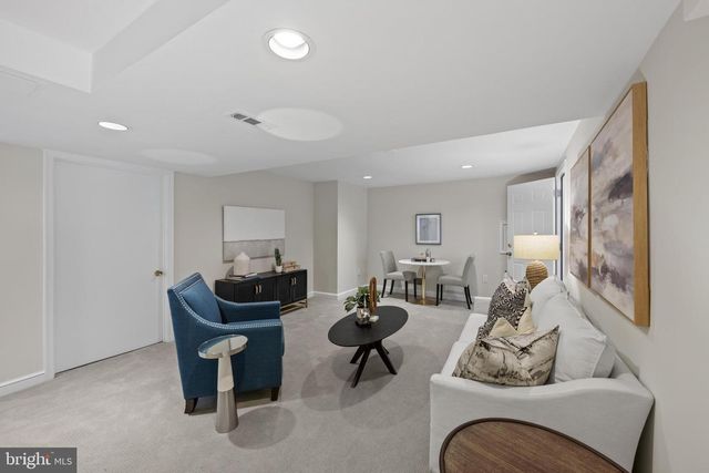 8404 FARRELL DR, Chevy Chase, MD 20815