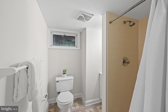 8404 FARRELL DR, Chevy Chase, MD 20815