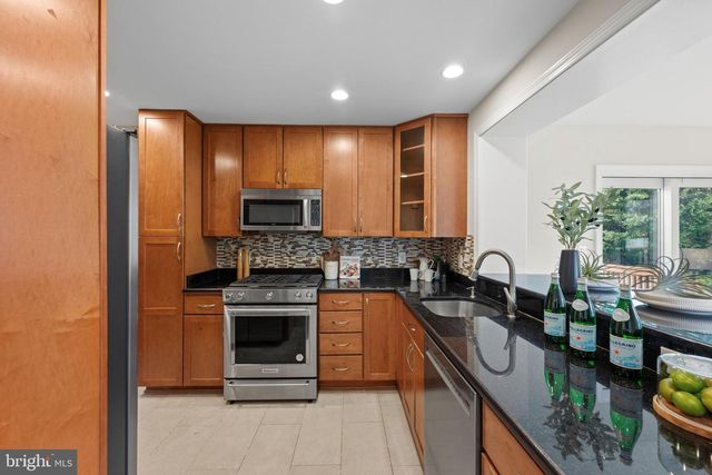 8404 FARRELL DR, Chevy Chase, MD 20815