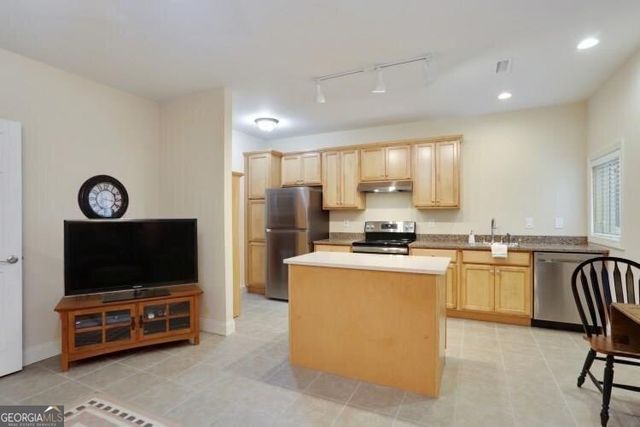 1221 Wellbrook Place NE, Conyers, GA 30012