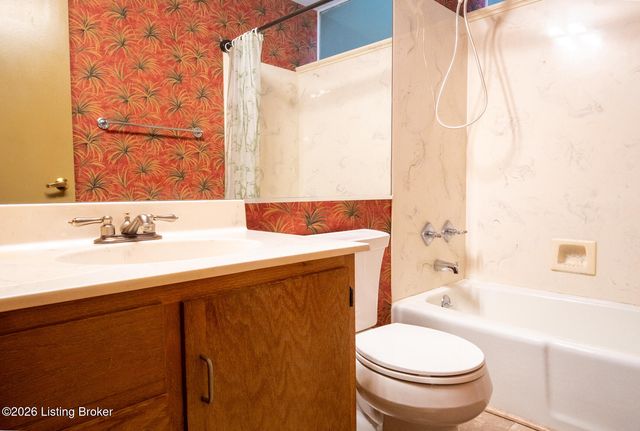 614 Ledgeview Park Dr, Louisville, KY 40206