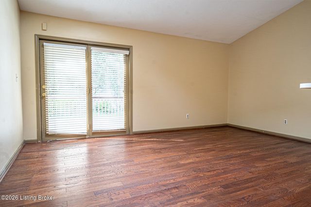 614 Ledgeview Park Dr, Louisville, KY 40206