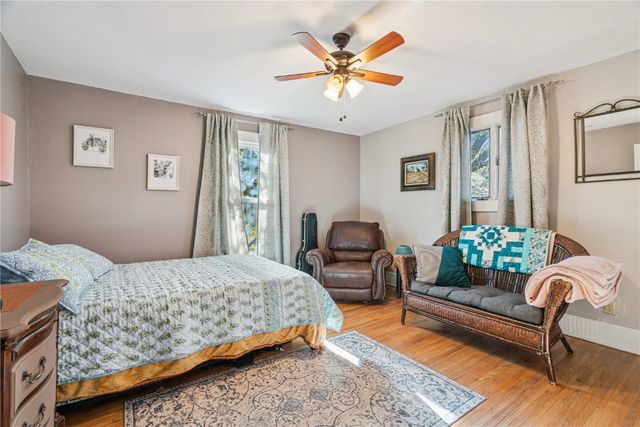 209 5th Ave NW, Mt Vernon, IA 52314