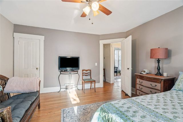 209 5th Ave NW, Mt Vernon, IA 52314