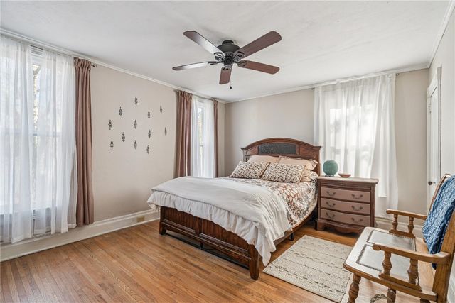 209 5th Ave NW, Mt Vernon, IA 52314