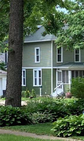 209 5th Ave NW, Mt Vernon, IA 52314