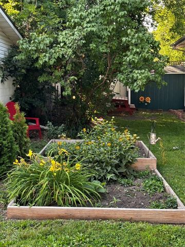 209 5th Ave NW, Mt Vernon, IA 52314