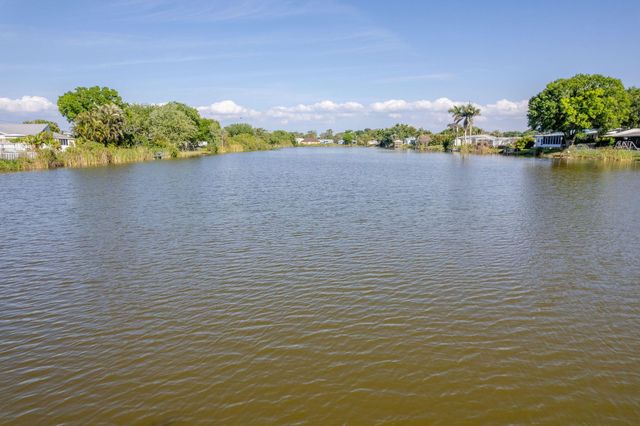 2360 SE 27th Street, Okeechobee, FL 34974