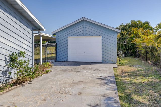 2360 SE 27th Street, Okeechobee, FL 34974