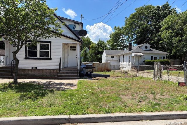 634 Hillside Court, Uniondale, NY 11553