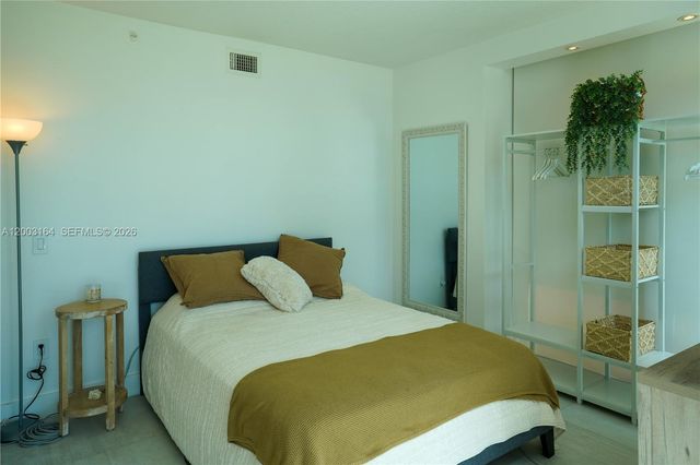 3370 Hidden Bay Dr 213, Aventura, FL 33180