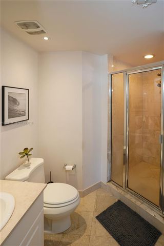 3370 Hidden Bay Dr 213, Aventura, FL 33180