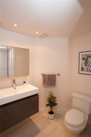 3370 Hidden Bay Dr 213, Aventura, FL 33180