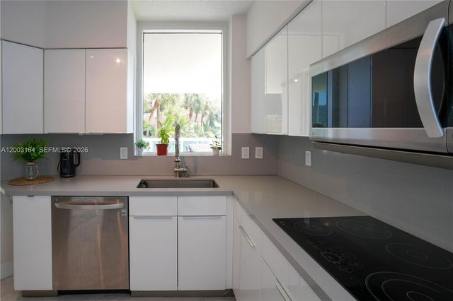 3370 Hidden Bay Dr 213, Aventura, FL 33180