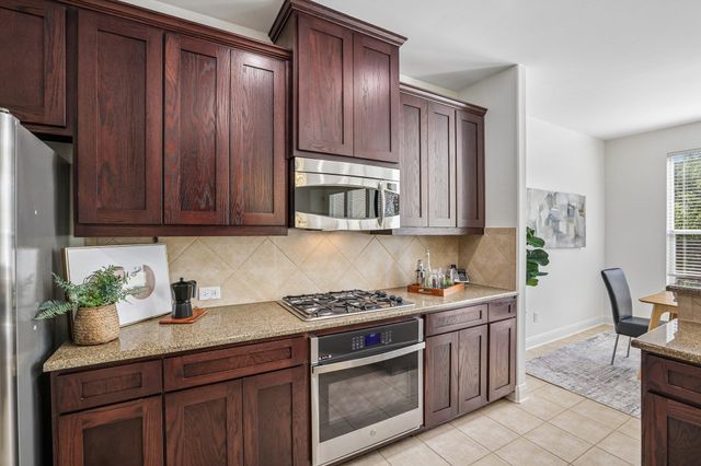 15319 Glen Heather DR 903, Lakeway, TX 78734