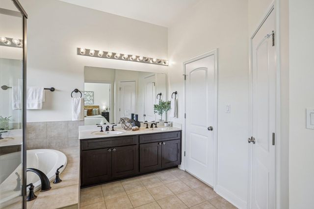 15319 Glen Heather DR 903, Lakeway, TX 78734