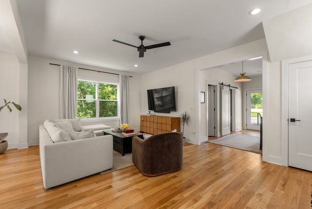 814 Roy St, Nashville, TN 37207