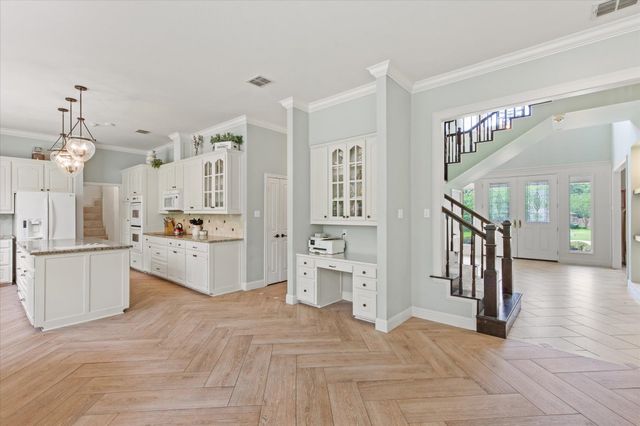 221 Hunters Circle, Longview, TX 75605