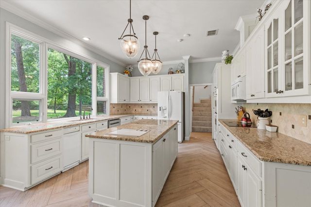 221 Hunters Circle, Longview, TX 75605