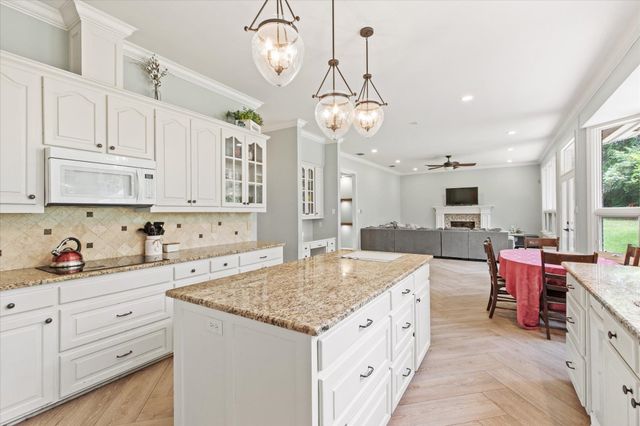 221 Hunters Circle, Longview, TX 75605