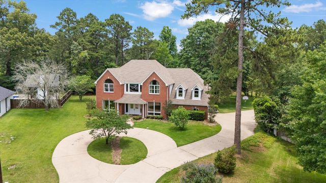 221 Hunters Circle, Longview, TX 75605