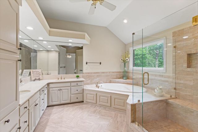 221 Hunters Circle, Longview, TX 75605