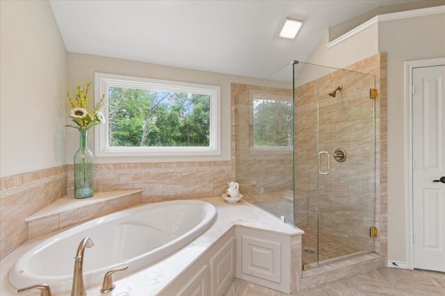 221 Hunters Circle, Longview, TX 75605