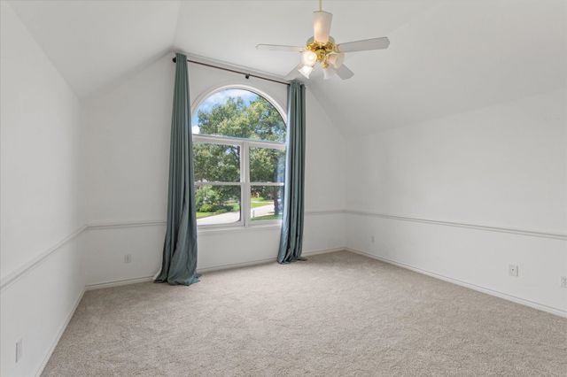 221 Hunters Circle, Longview, TX 75605