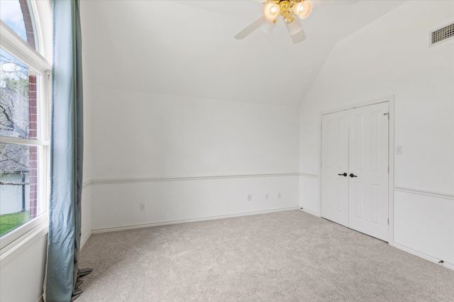 221 Hunters Circle, Longview, TX 75605
