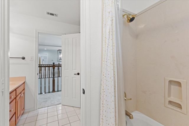 221 Hunters Circle, Longview, TX 75605