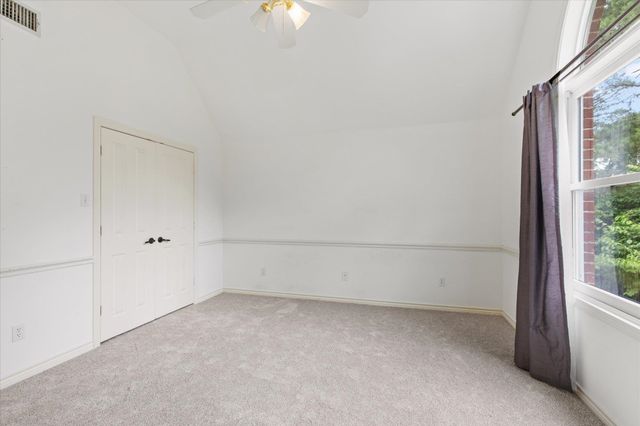 221 Hunters Circle, Longview, TX 75605