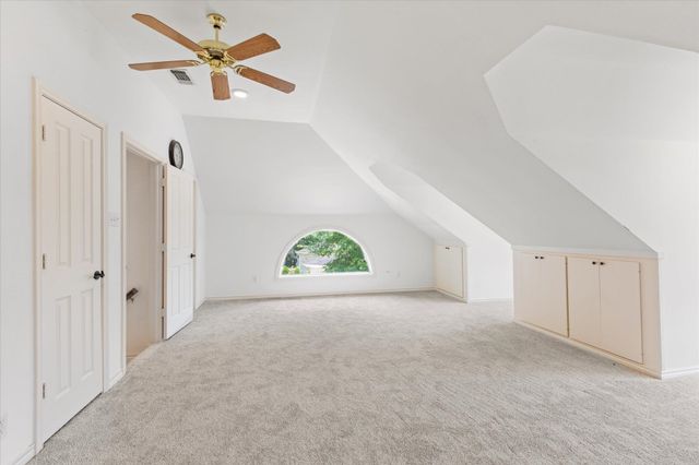 221 Hunters Circle, Longview, TX 75605