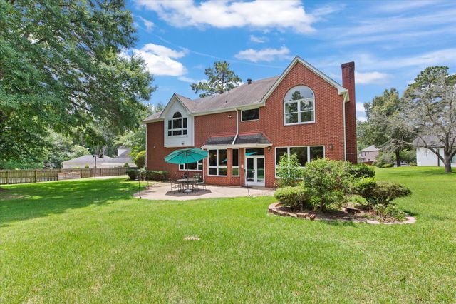 221 Hunters Circle, Longview, TX 75605