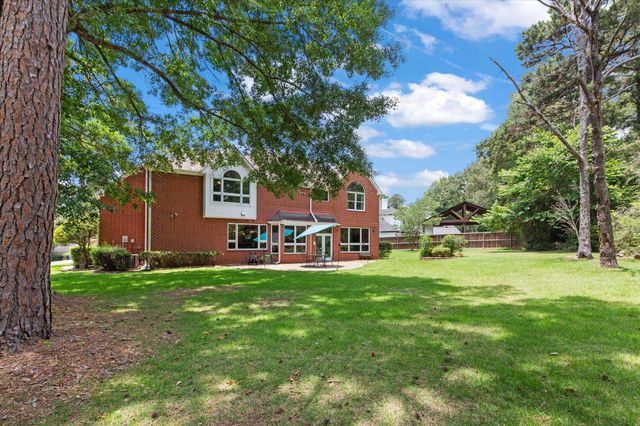 221 Hunters Circle, Longview, TX 75605