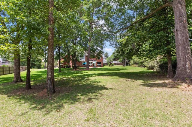 221 Hunters Circle, Longview, TX 75605
