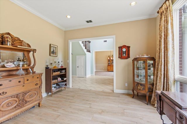 221 Hunters Circle, Longview, TX 75605