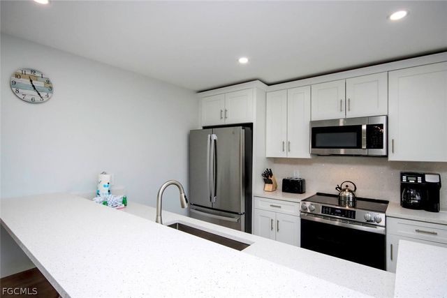 827 E Gulf DR E4, Sanibel, FL 33957