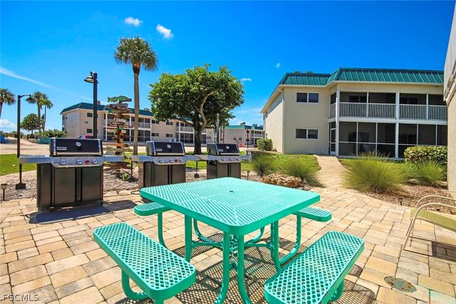 827 E Gulf DR E4, Sanibel, FL 33957