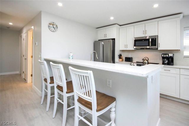 827 E Gulf DR E4, Sanibel, FL 33957